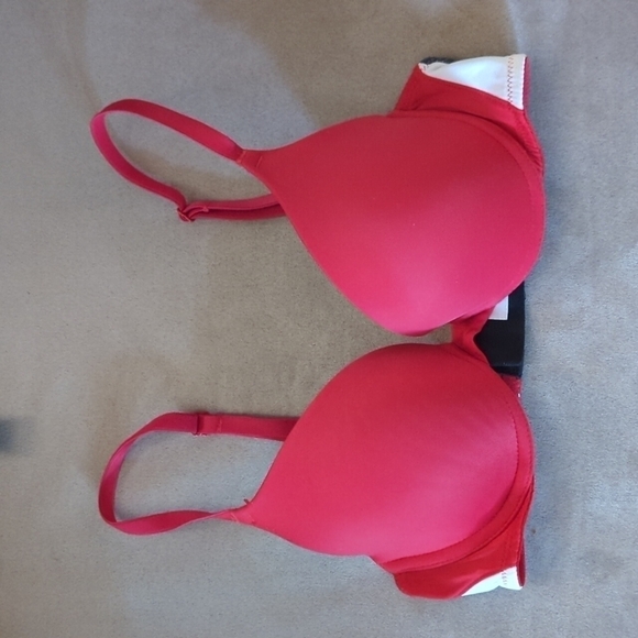 PINK Victoria's Secret Wear Everywhere Push- Up 32B Red - Picture 1 of 8